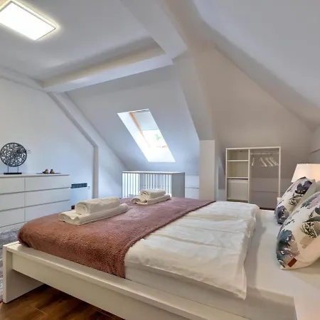 Grey Mountain Apartment *